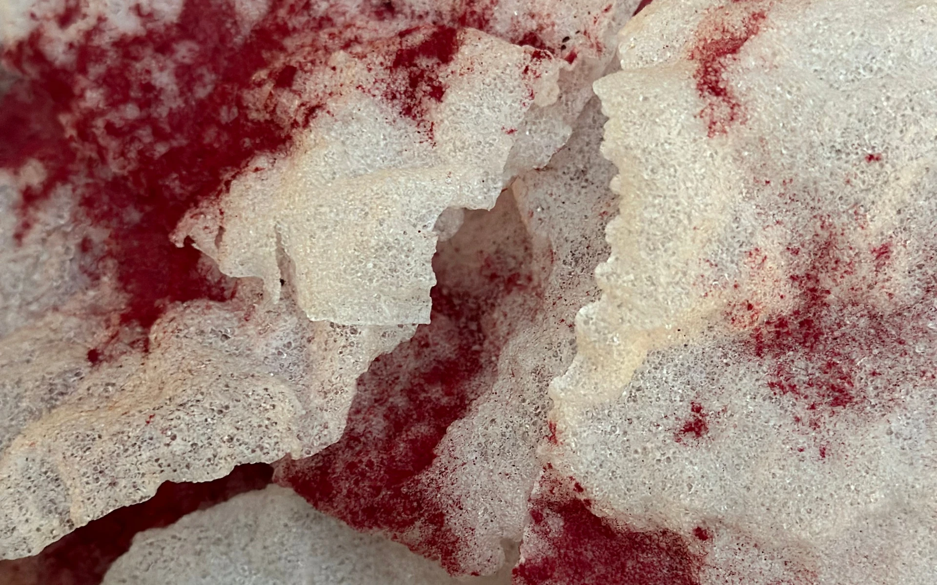 cracker with beetroot